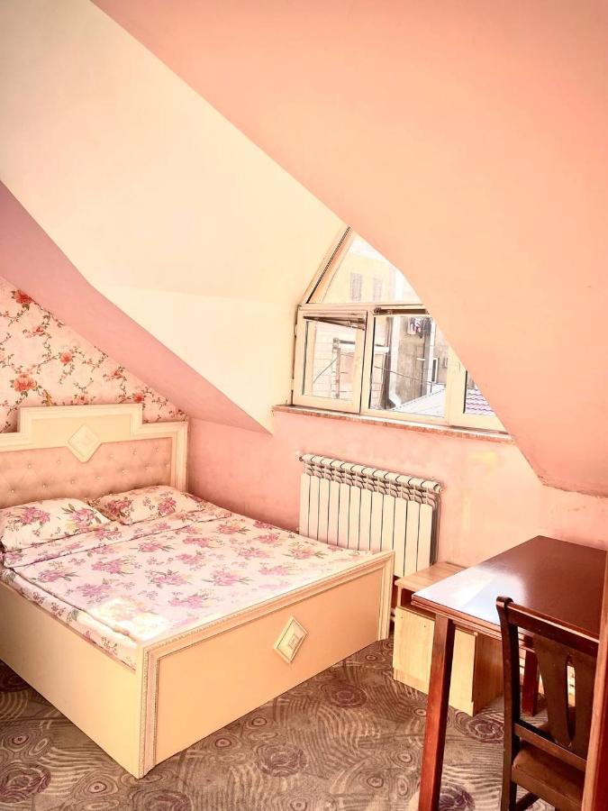 Crystal Villa Hotel Erévan Extérieur photo